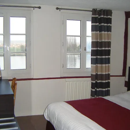 Hotel Logis - & Restaurant Le Bellevue