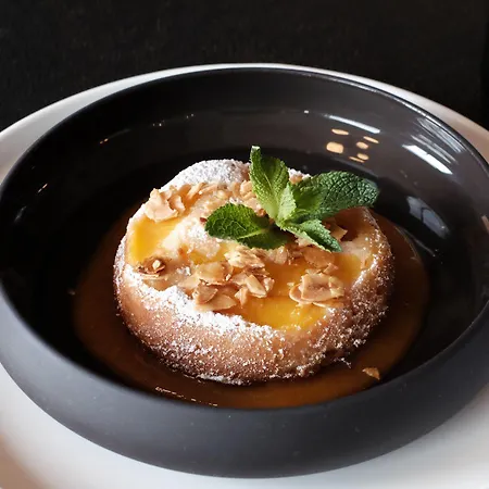 Hotel Logis - & Restaurant Le Bellevue La Bouille