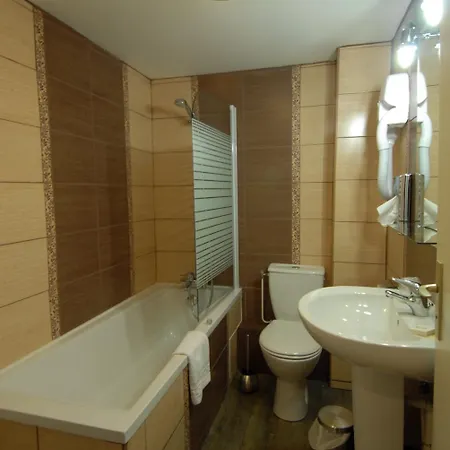 Logis - & Restaurant Le Bellevue Hotel La Bouille