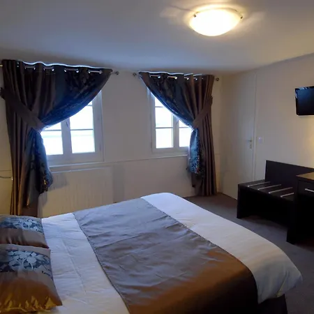 Hotel Logis - & Restaurant Le Bellevue 2*
