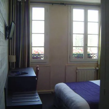 Hotel Logis - & Restaurant Le Bellevue 2*
