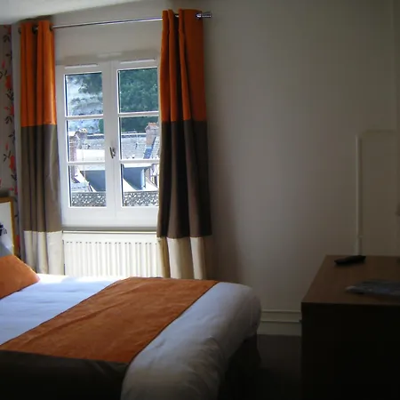 Hotel Logis - & Restaurant Le Bellevue